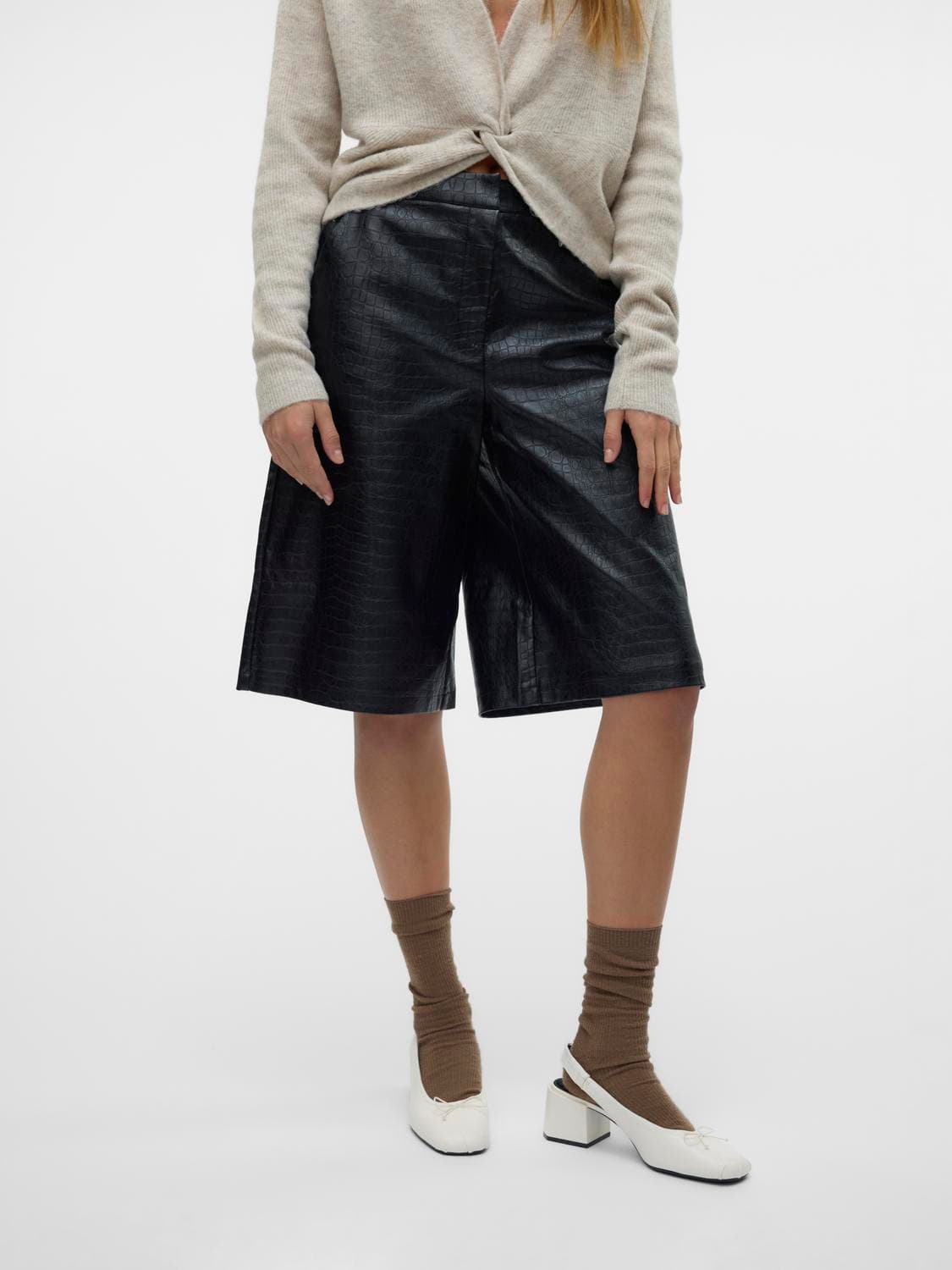 Vmwren Hw Croc Bermuda Shorts - Vero Moda
