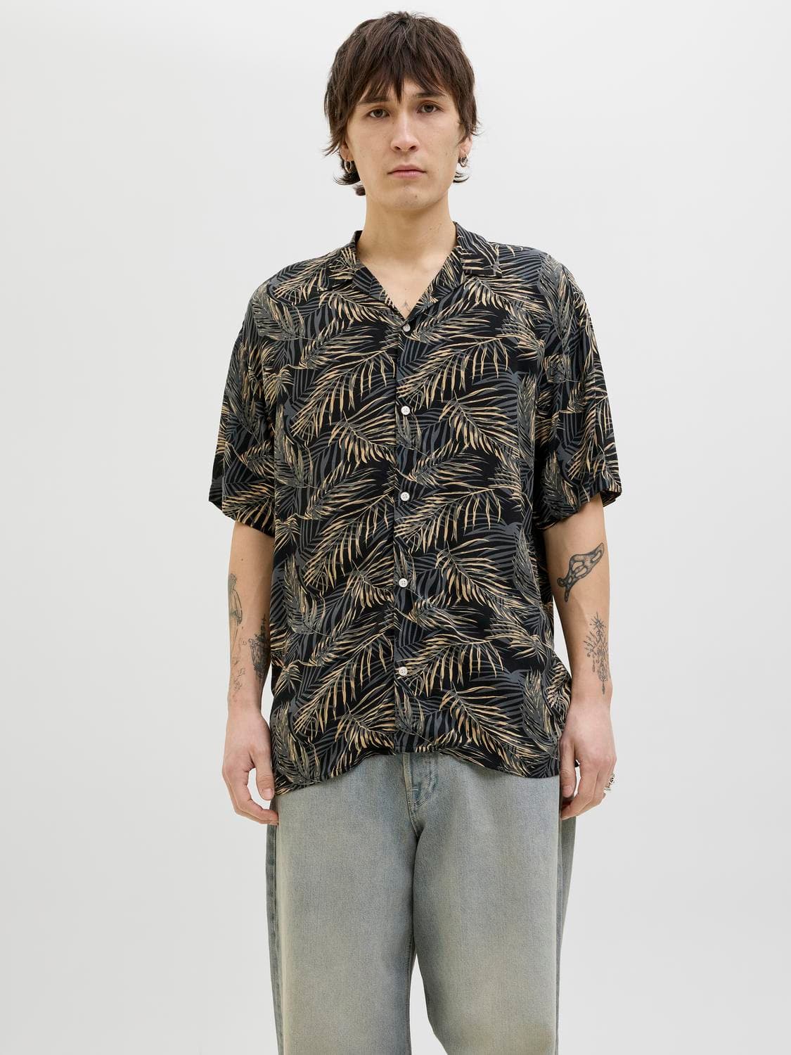 Jjejeff Tropical Aop Resort Shirt Ss Sn - Jack & Jones