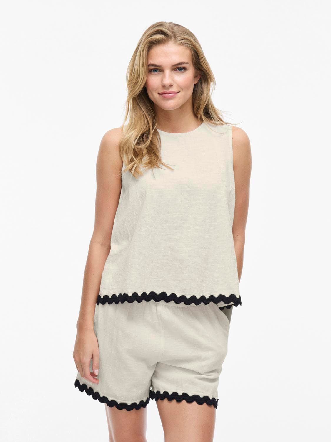Vimanda Wavy O-Neck S/L Top - VILA