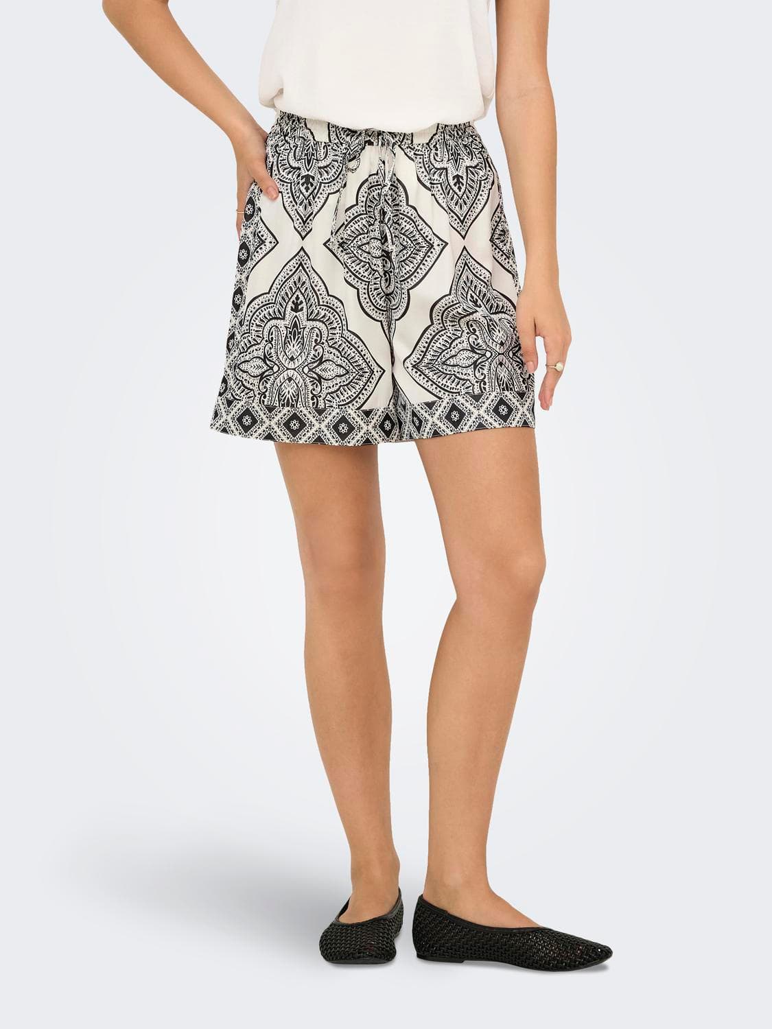 Onlhairon Hw Pull-Up Shorts Wvn - ONLY