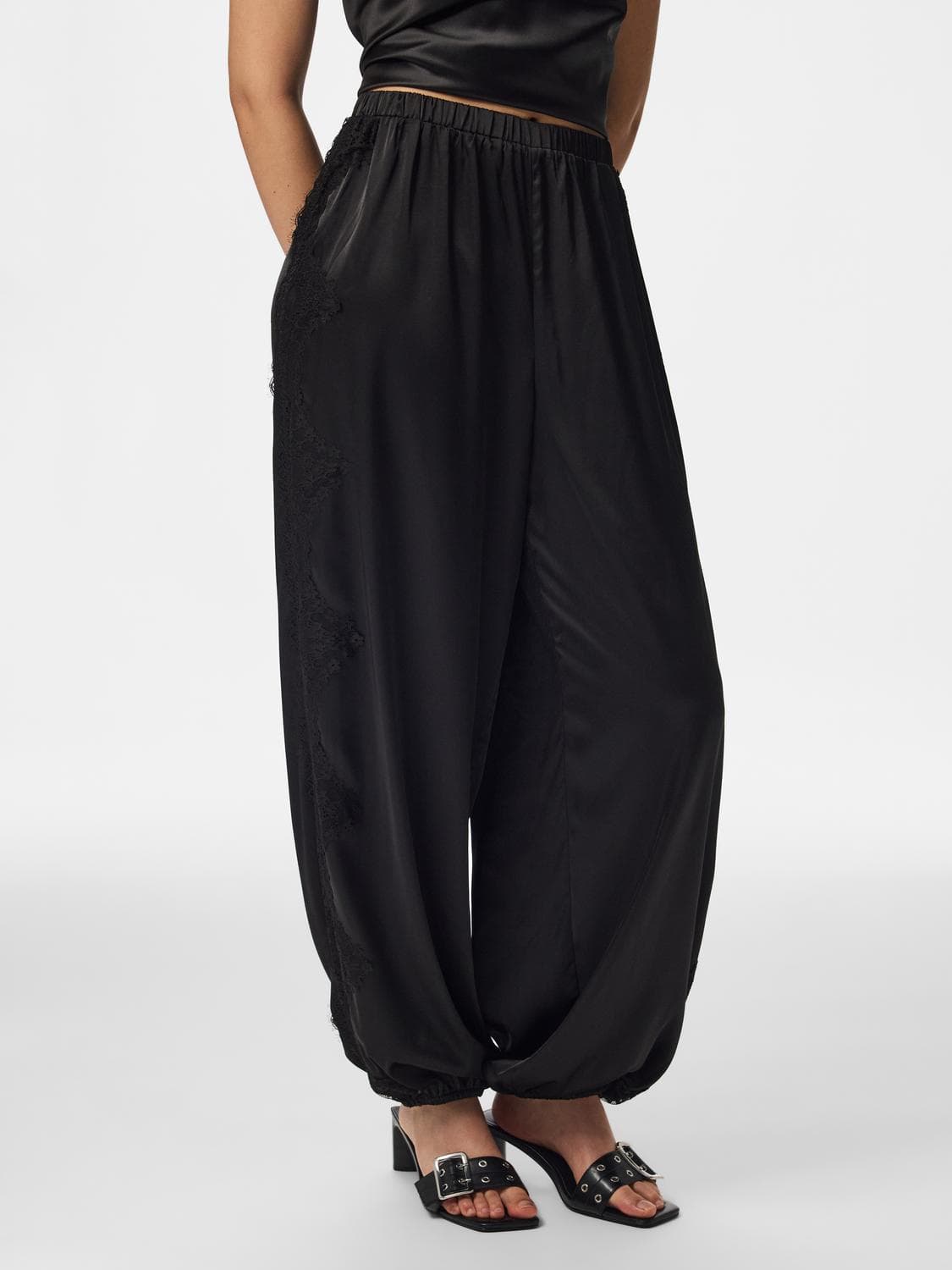 Pcolli Mw Balloon Satin Pants Wvn D2d - Pieces
