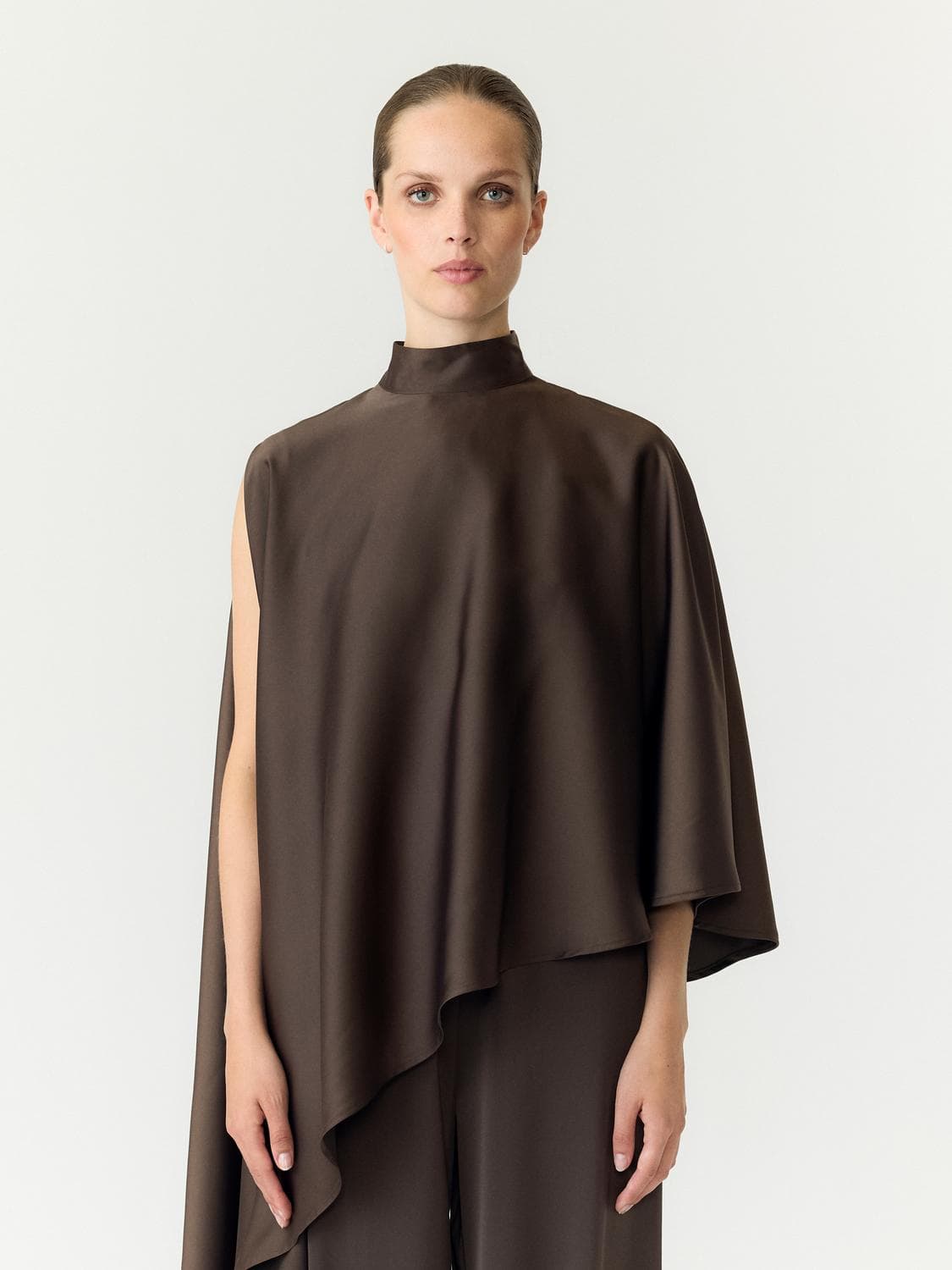 Yaspella High Neck Cape Top S. - D2d - YAS
